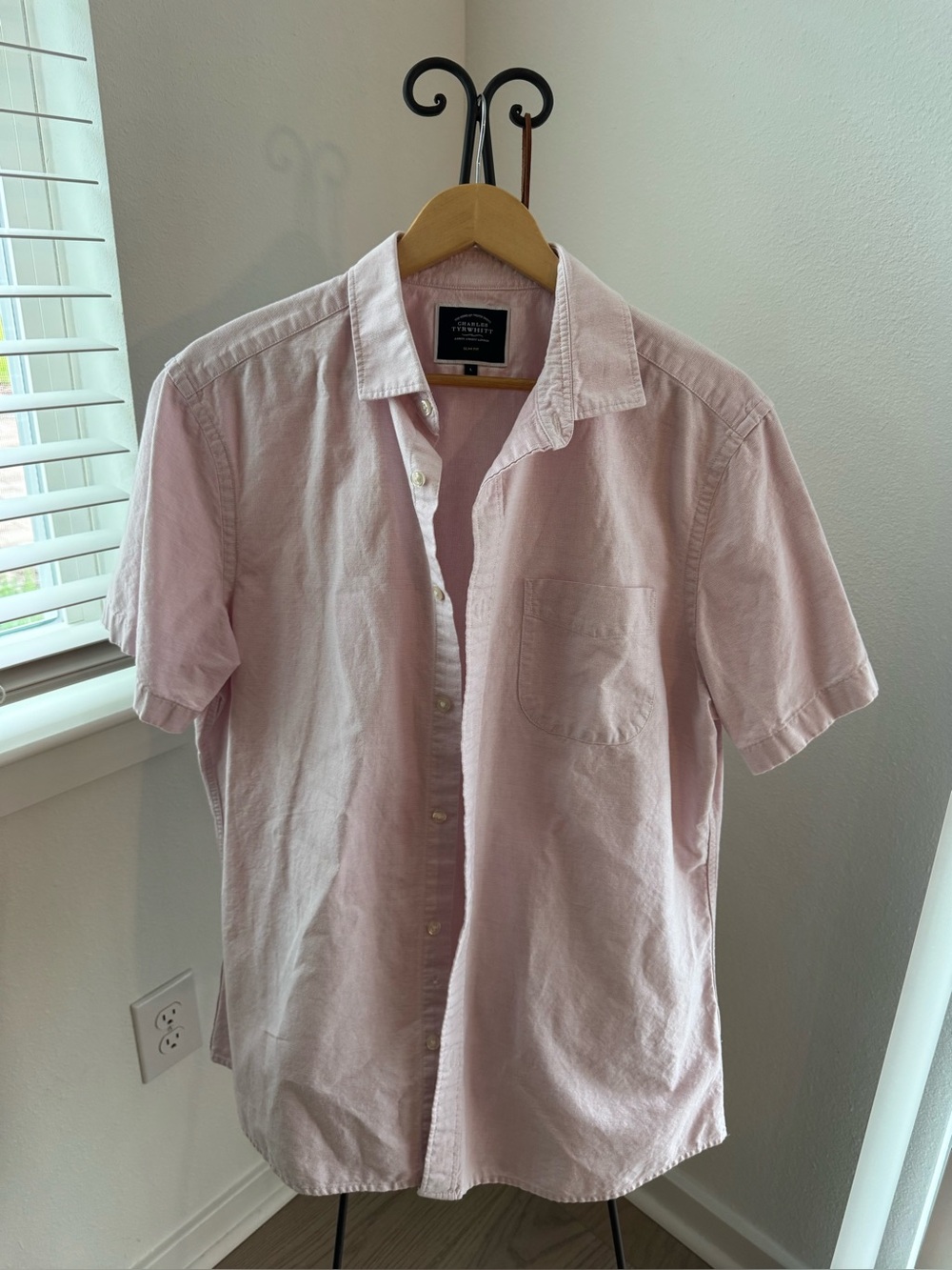 Charles Tyrwhitt Light Pink Short-Sleeve Button-Down Shirt